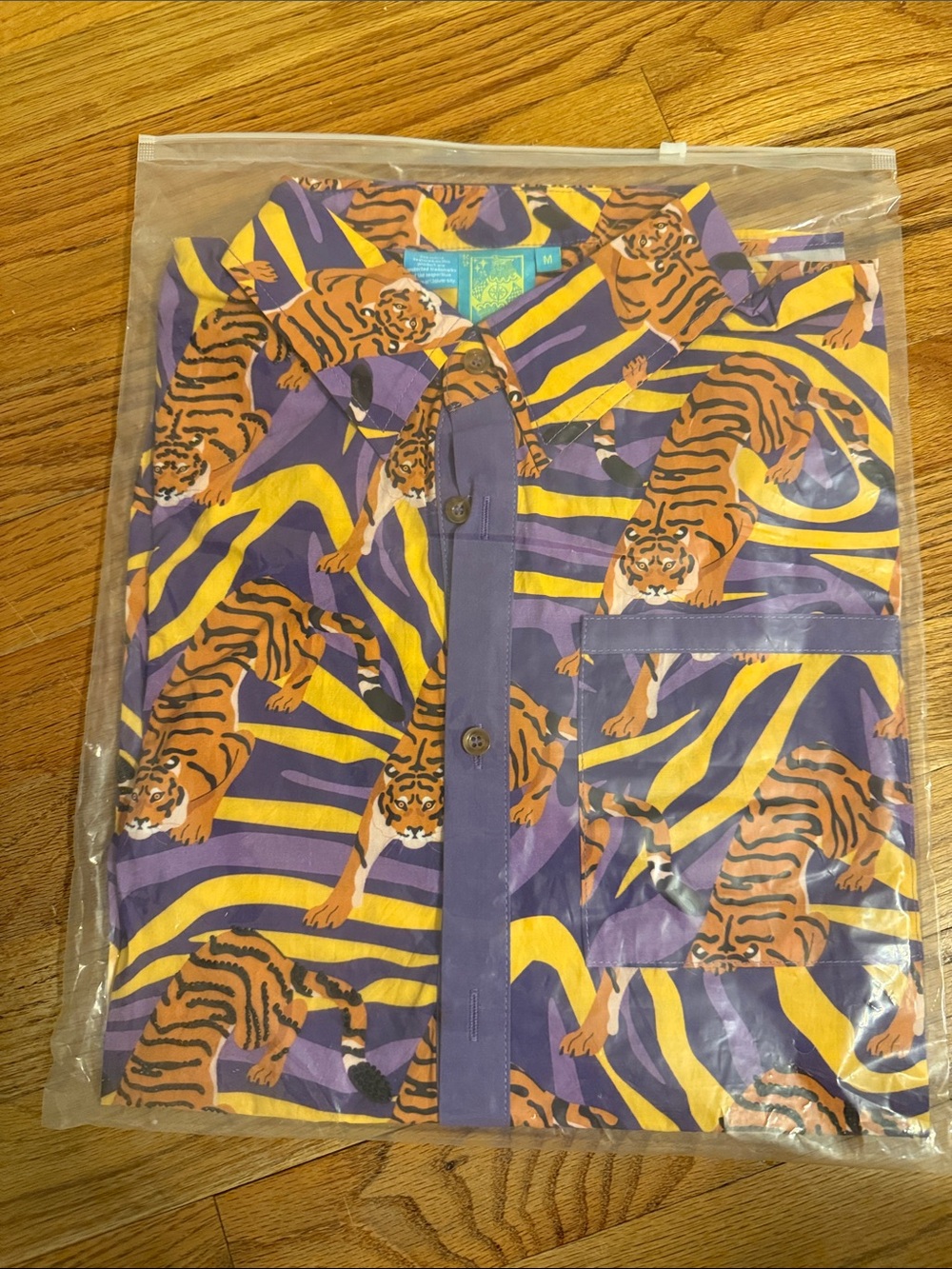 Queen (KING) of Sparkles Men’s Tiger Shirt M - NEW